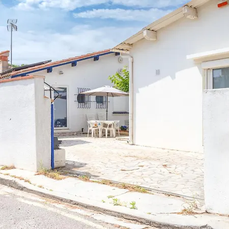 מלון Petite Maison Proche 3 Etoile 3*